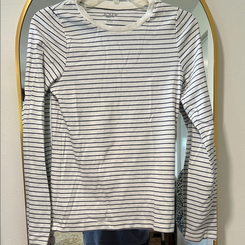 J. Crew Perfect-fit long-sleeve crewneck T-shirt in stripe. Size Large. Like new